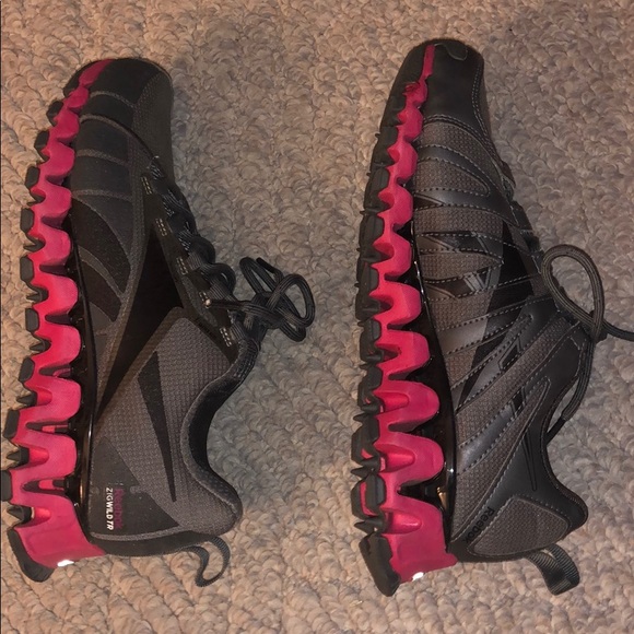 NWOT Reebok Tennis Shoes - Picture 4 of 7